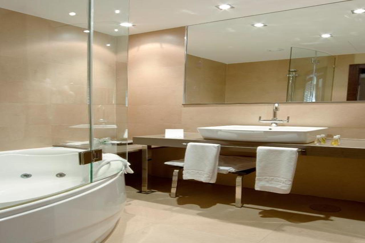Azz Asturias Langrehotel & Hotel Langreo