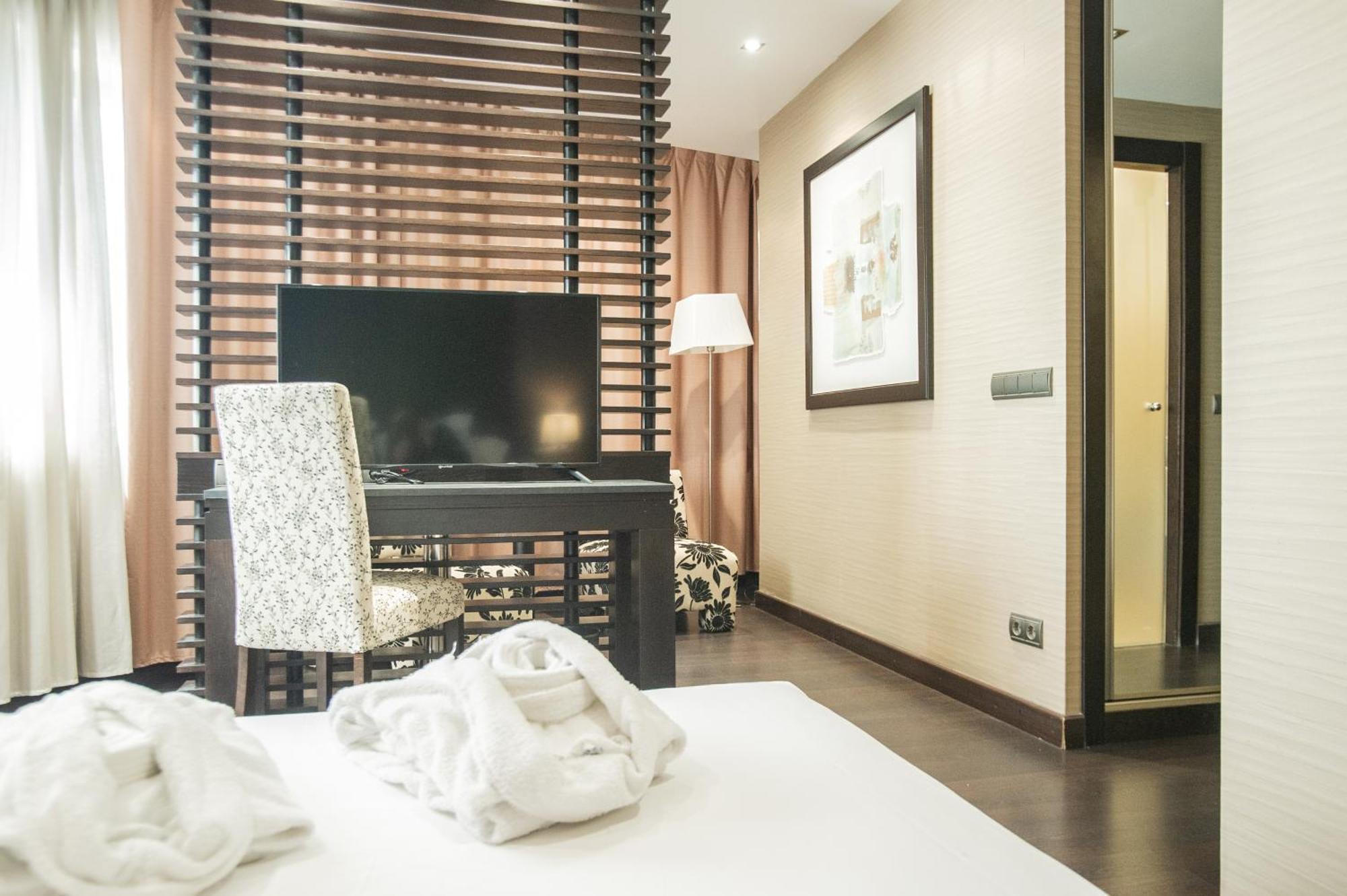 Azz Asturias Langrehotel & Hotel