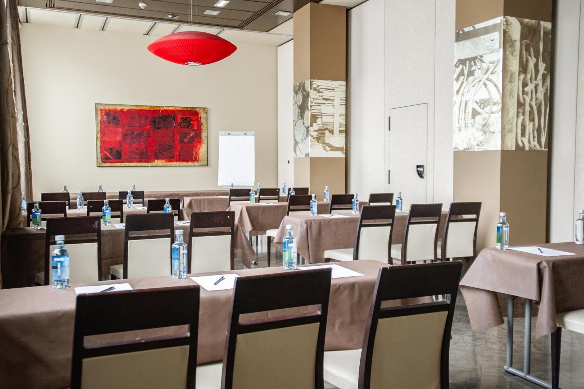Azz Asturias Langrehotel & 4*
