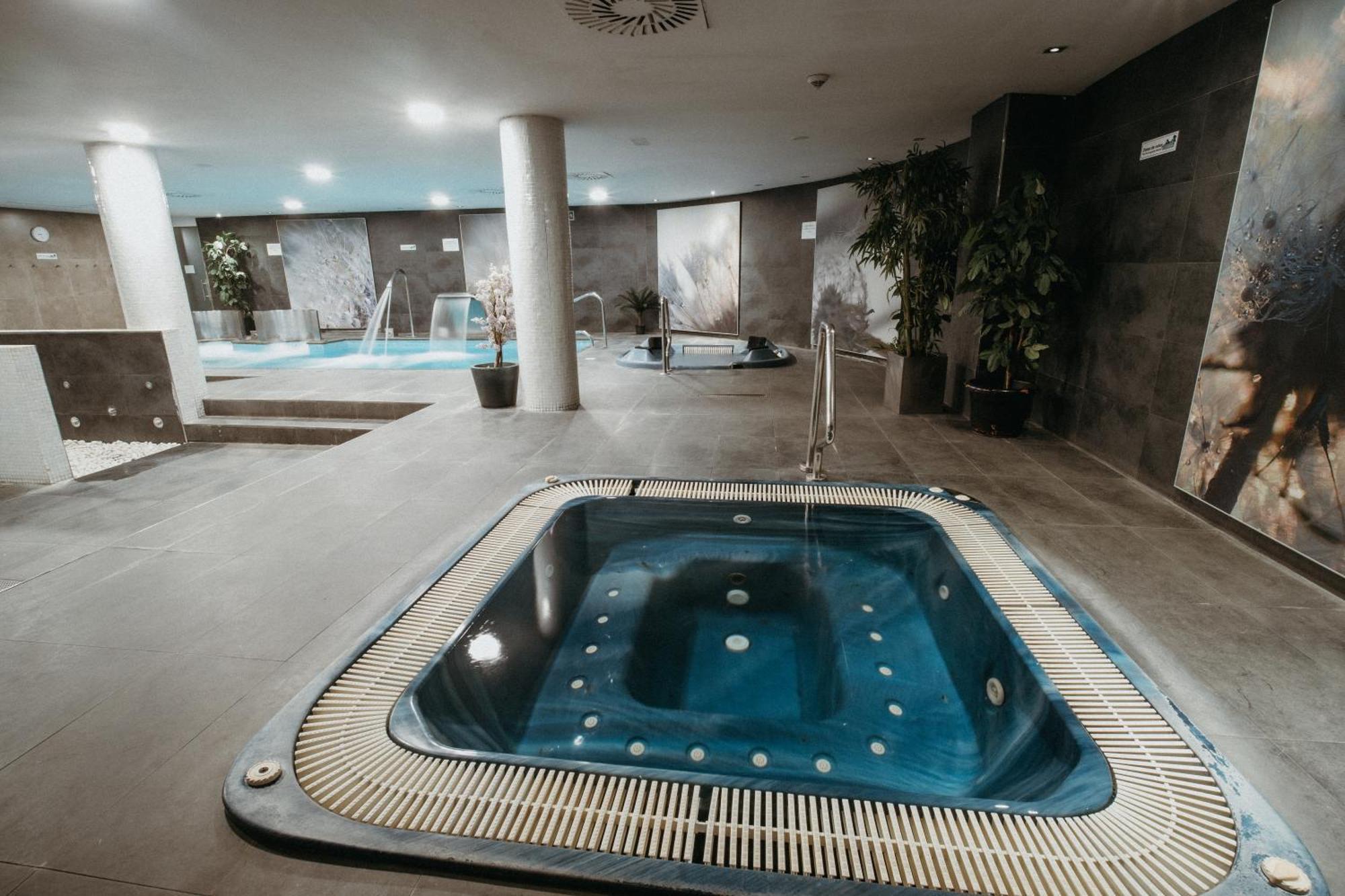 Azz Asturias Langrehotel & Hotel